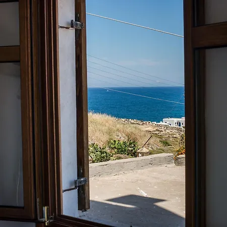 White In Paros * Naousa (Paros)